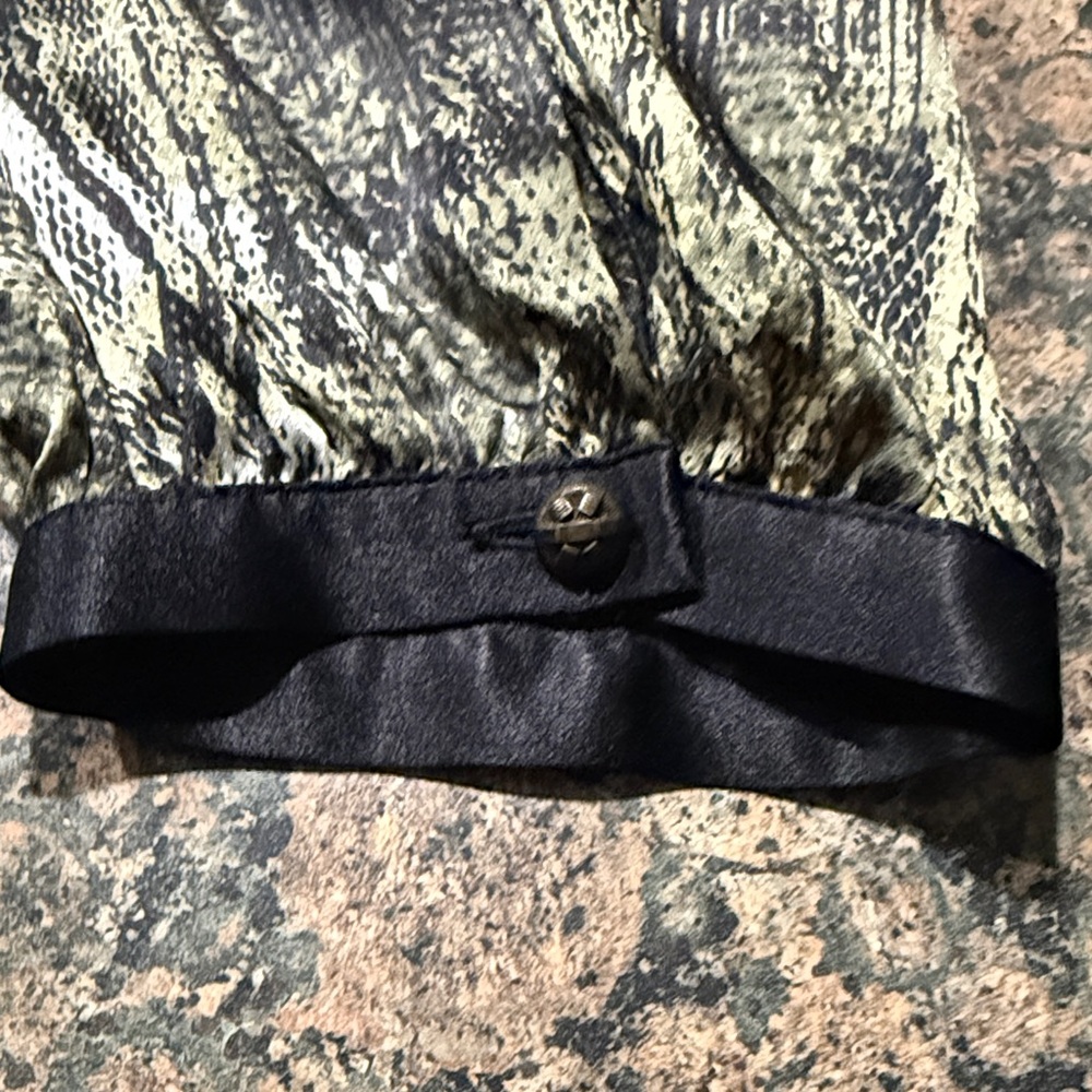 Robert Graham 100% Silk Shirt Black/Cream Whimsigoth Witchy Dark Fairy Large - Picture 8 of 8